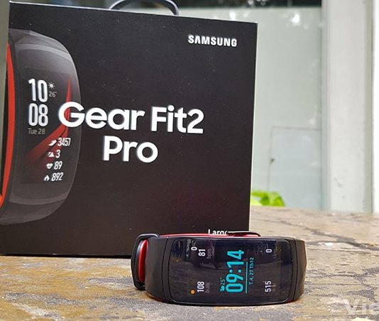 Vòng đeo thông minh Gear Fit 2 Pro: có GPS, theo dõi bơi